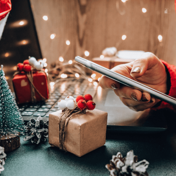 Woman hand shopping online using her smartphone