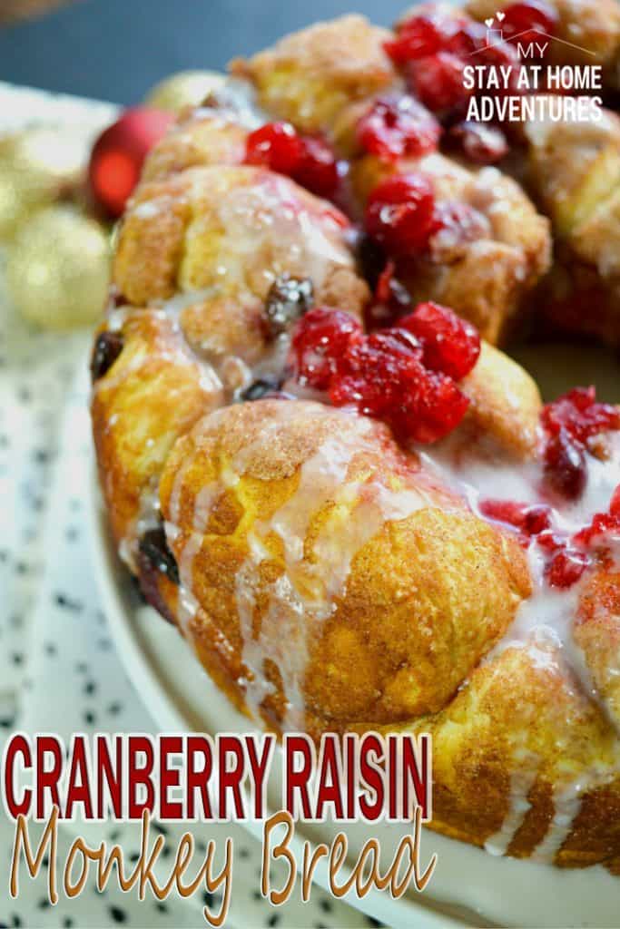 Delicious Cranberry Raisin Monkey Bread Recipe your family and friends will enjoy this holiday season. Learn how to make it this mouthwatering recipe!