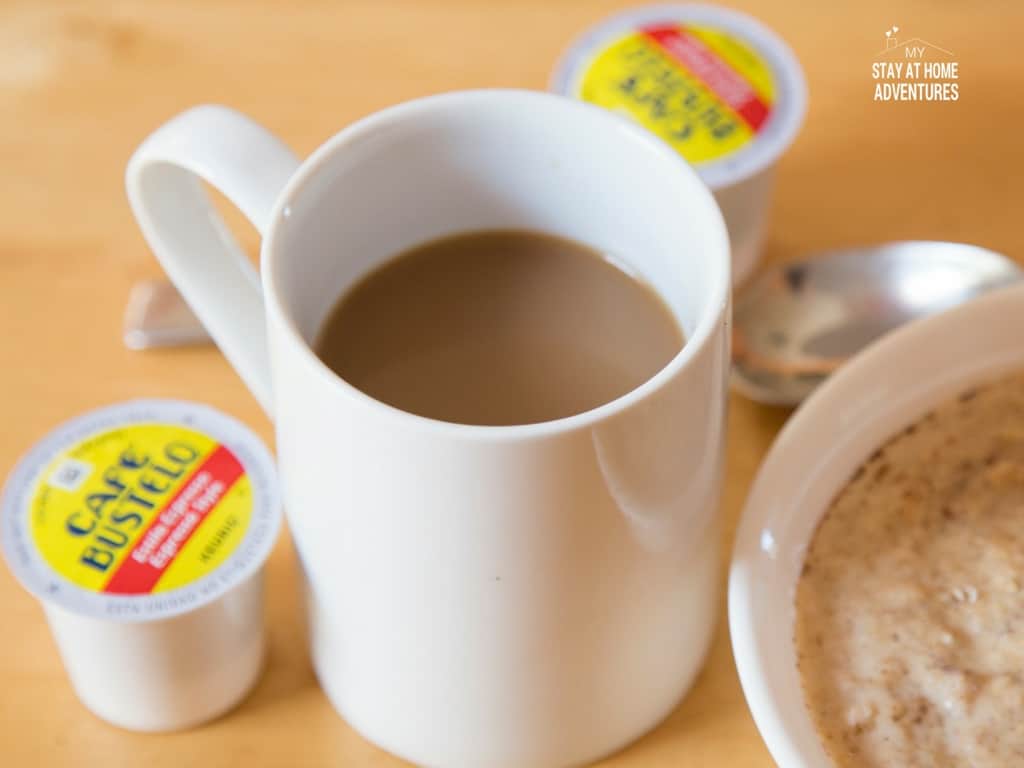 아무것도 가서 아침보다 맛있는 푸에르토리 아침 식사 및 Café Bustelo. 여기를 클릭 할 때 푸에르토 리코 오트밀을 만드는 방법을 배우십시오!