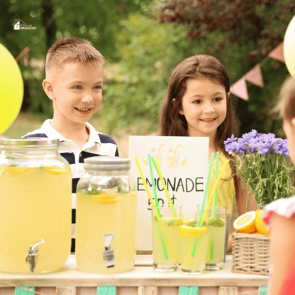 kids selling lemonade