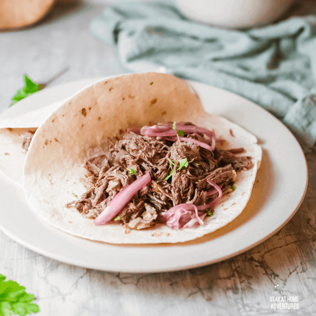 How to Make Shredded Beef Tacos (Tacos de Carne Deshebrada)
