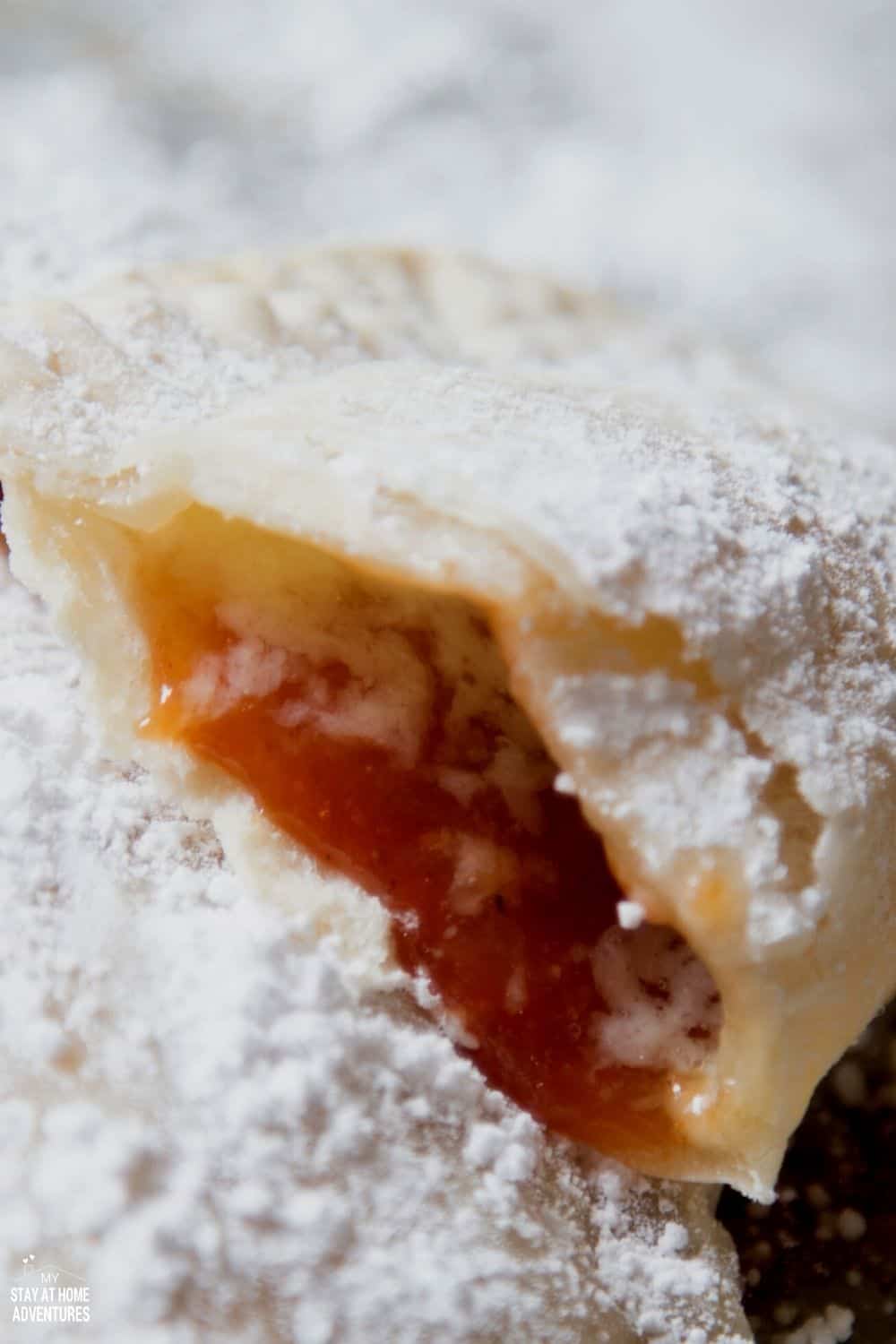 This Guava and Cheese Empanada recipe is perfect! All you need are 3 ingredients. You can make these baked, fried, or air-fried. via @mystayathome