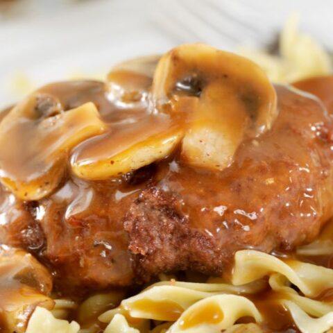 Slow Cooker Salisbury Steak  (plus 15 Delicious Summer Crockpot Dinner Ideas)