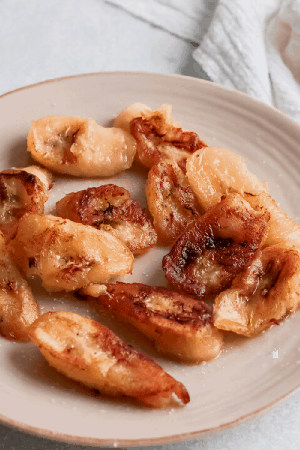 Call it amarillos or fried sweet plantain, it’s a favorite for being one of the best side dishes or have it as it is as a snack or dessert. via @mystayathome