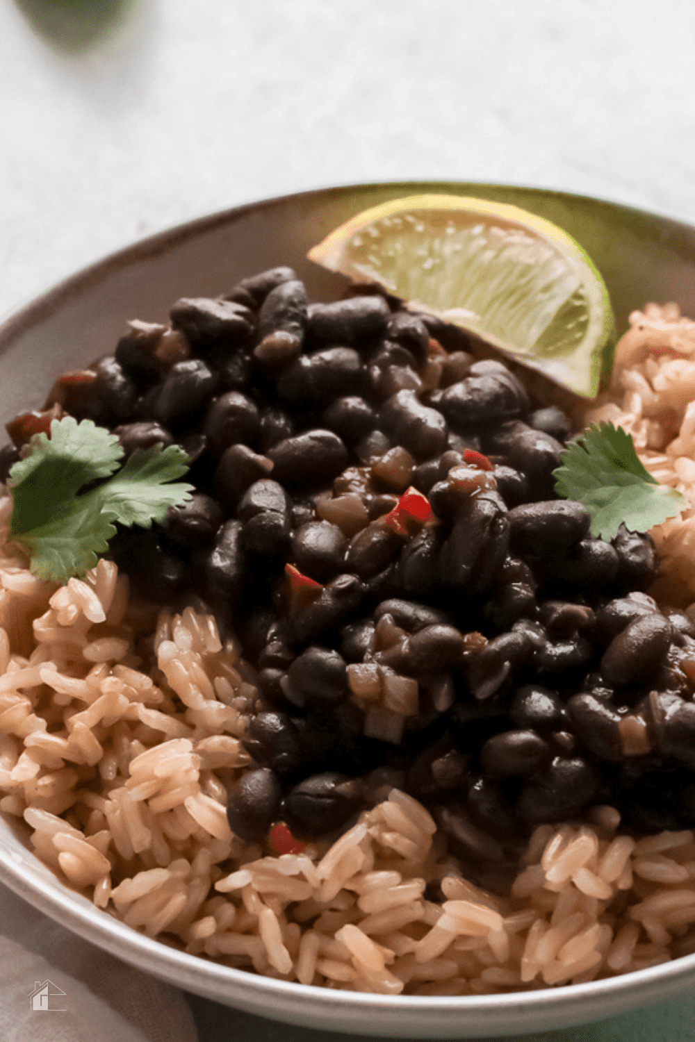 This Cuban Black Beans recipe is a delicious and hearty dish, perfect for a weeknight dinner and vegan-friendly. via @mystayathome