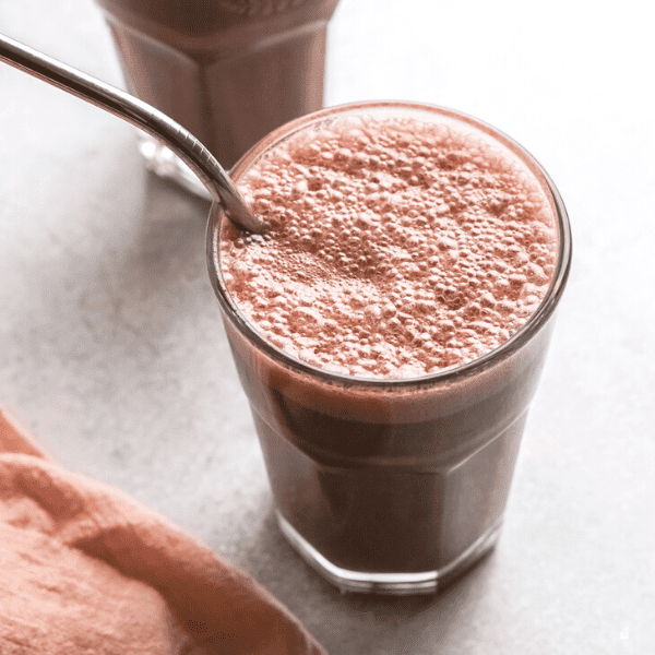 How to Make a Delicious Chocolate Banana Milkshake