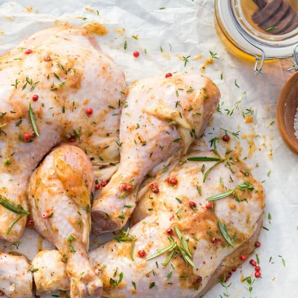 Seasoning chicken legs with honey
