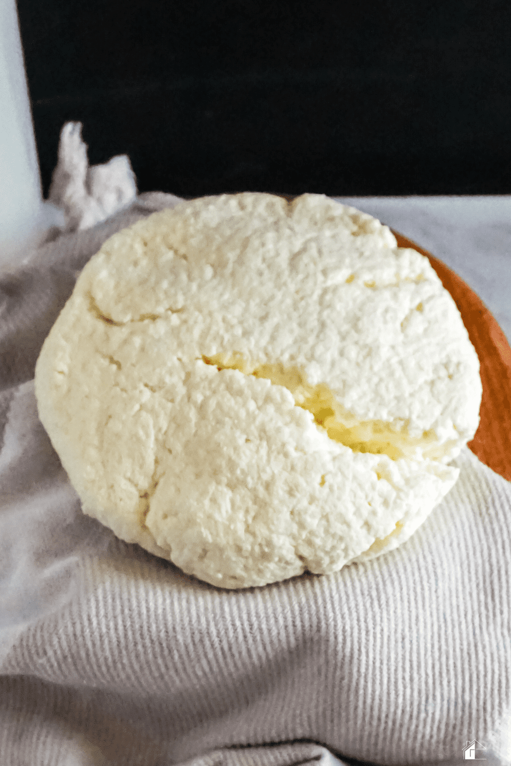 What is queso fresco? Read this article for a detailed explanation of what queso fresco is, plus instructions for making it yourself. via @mystayathome