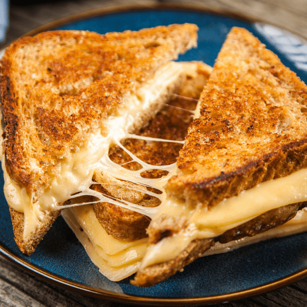 grilled cheese plated.