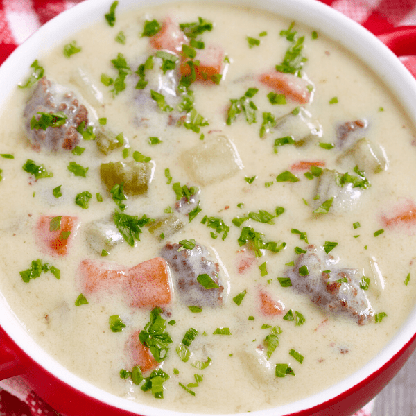 Cheeseburger soup with ground beef and vegetable.