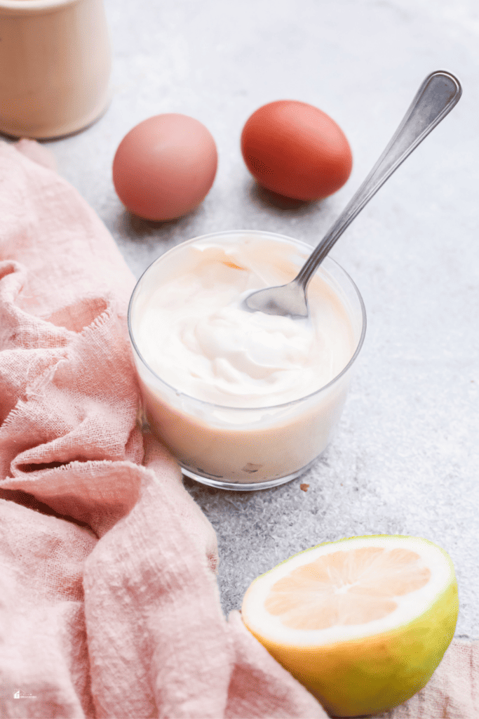 ingredients to make Homemade Mayo
