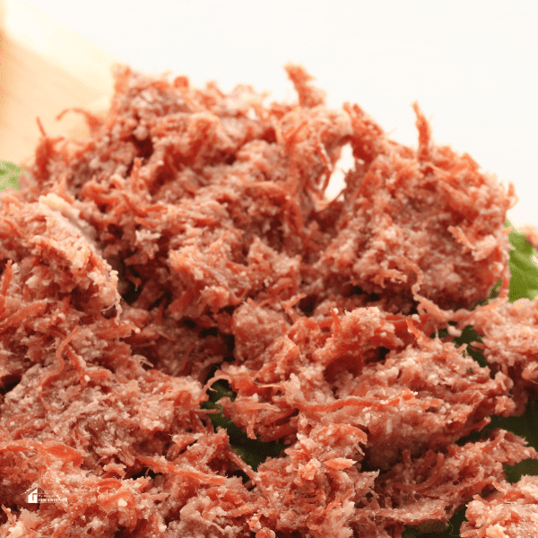 corned beef close up in a lettuce