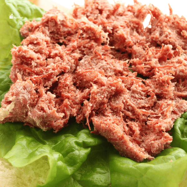 corned beef image on a lettuce