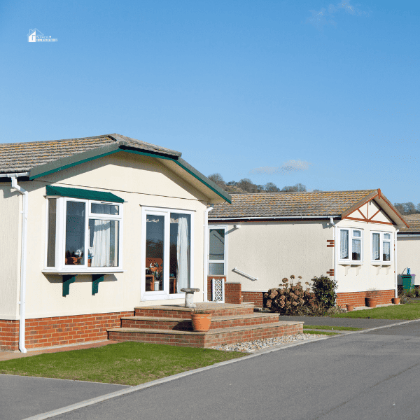 image of 2 mobile homes